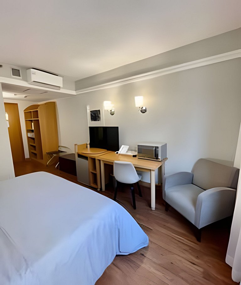 Flat particular no hotel Slav. Downtown c/vaga