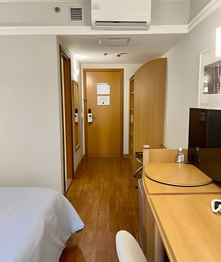 Flat particular no hotel Slav. Downtown c/vaga