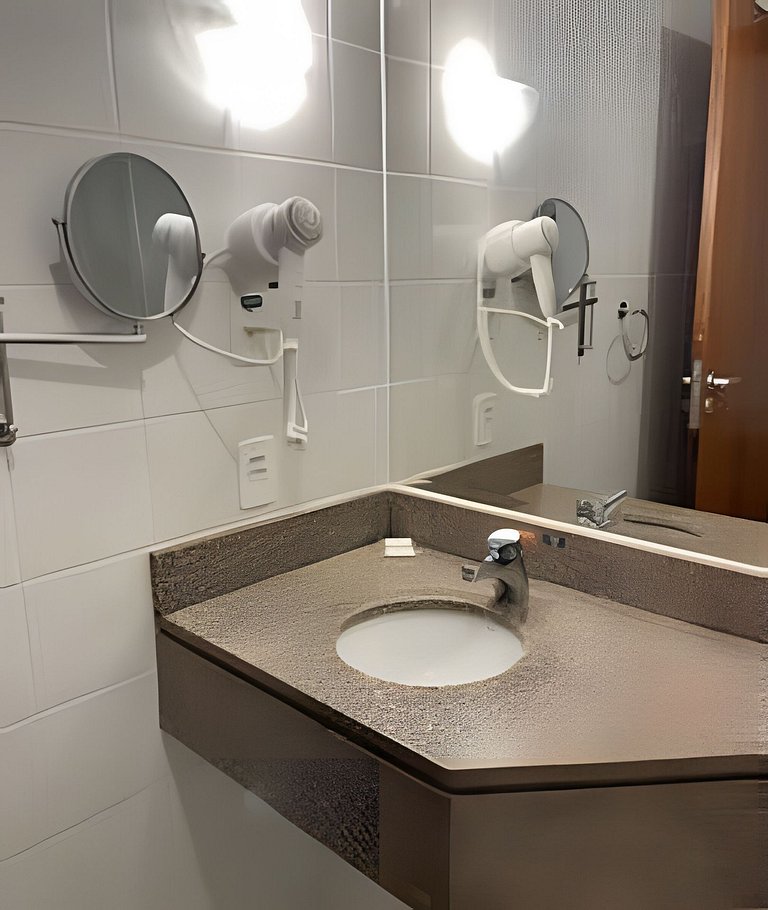 Flat particular no hotel Slav. Downtown c/vaga