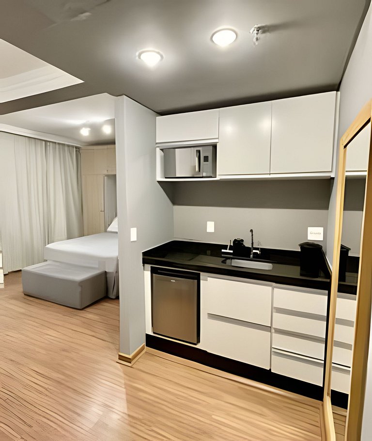 Flat no hotel QS Oscar Freire perto do HC, c/ vaga