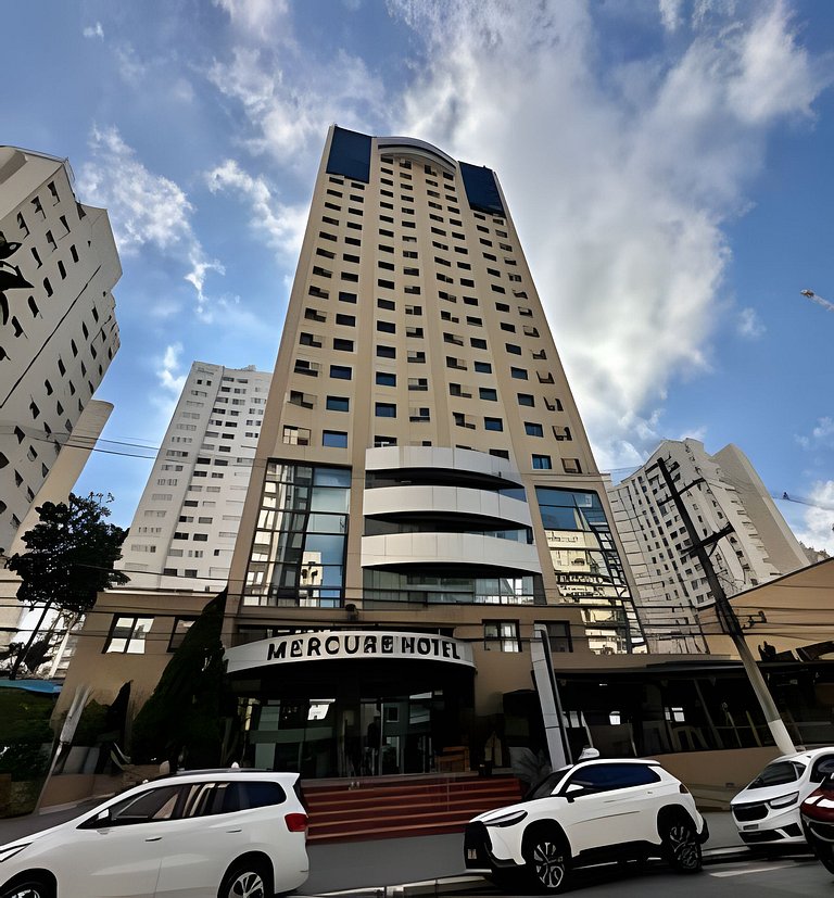 Flat luxo Hotel M. Privilege, com vaga, andar alto