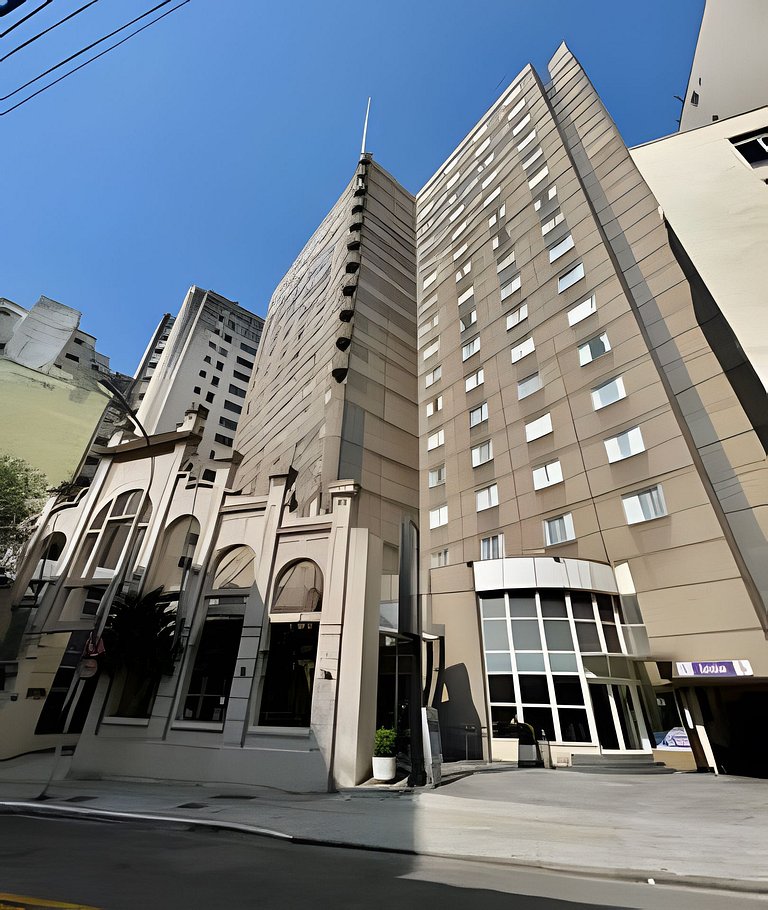 Flat charmoso no hotel Slav. Downtown c/ vaga