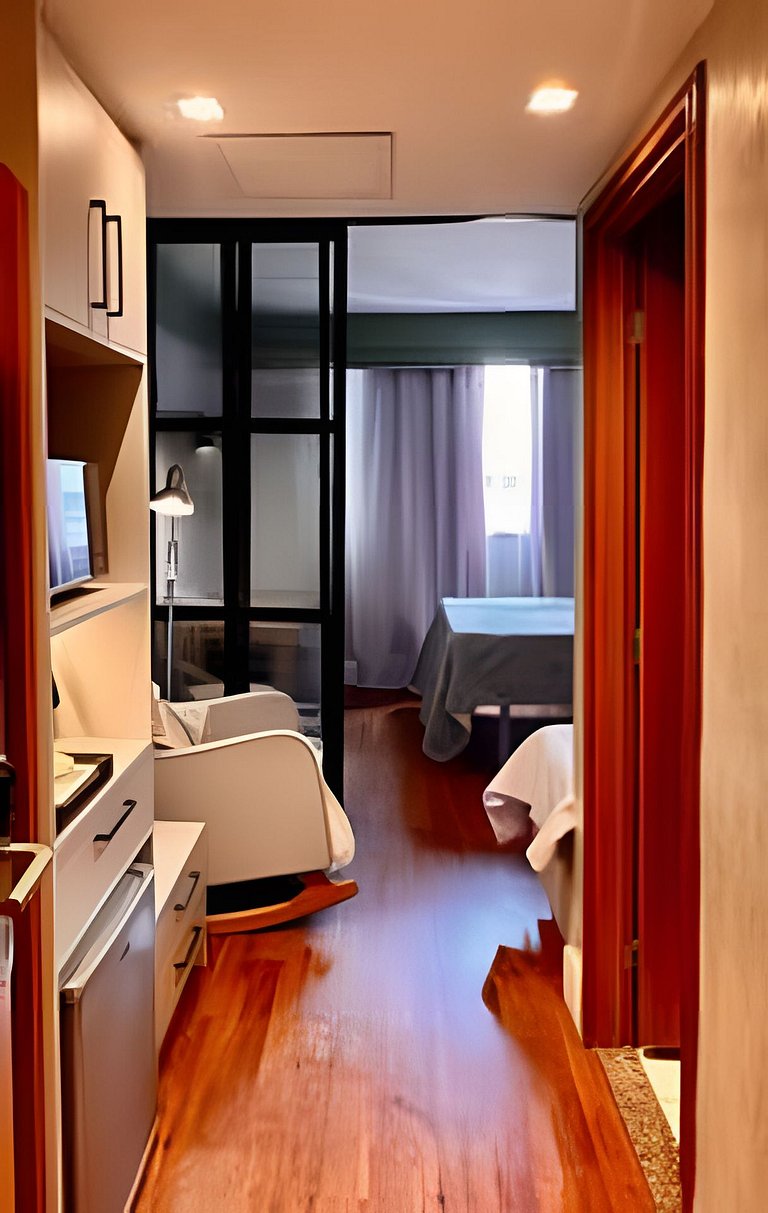 Flat charmoso no hotel Slav. Downtown c/ vaga