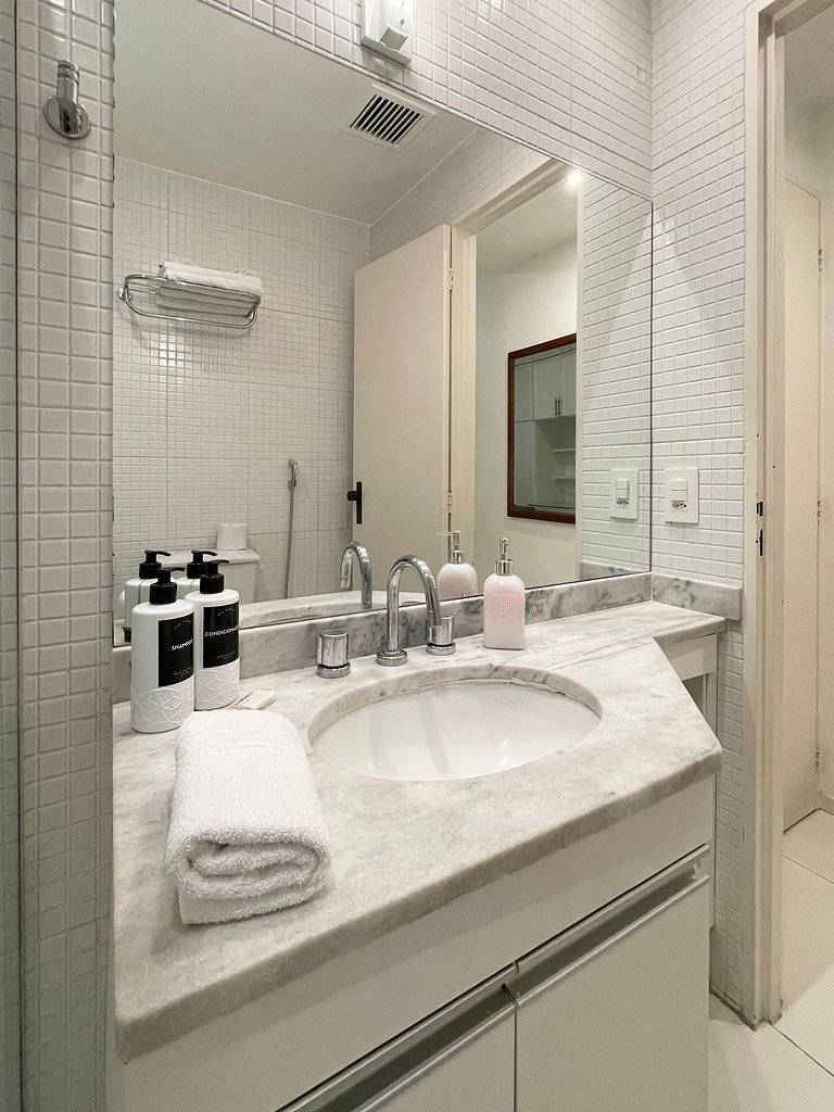 Flat próximo à Paulista, com vaga e piscina
