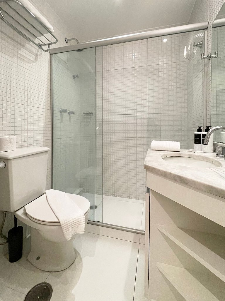Flat próximo à Paulista, com vaga e piscina