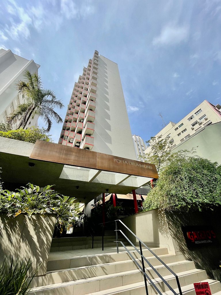 Flat próximo à Paulista, com vaga e piscina