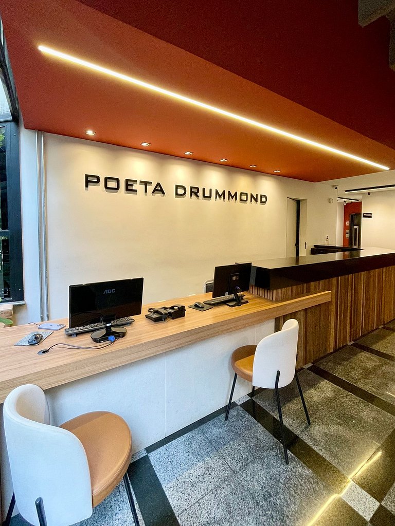 Flat próximo à Paulista, com vaga e piscina
