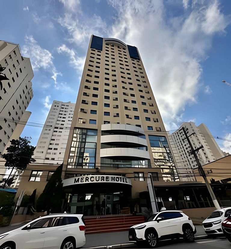 Flat incrível no Hotel M. Privilege, andar alto